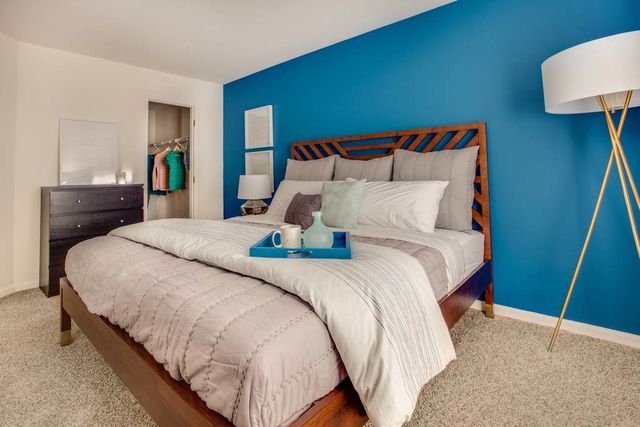 159 MacArthur Drive 3923, Willowbrook, IL 60527