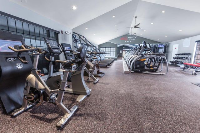 159 MacArthur Drive 3923, Willowbrook, IL 60527