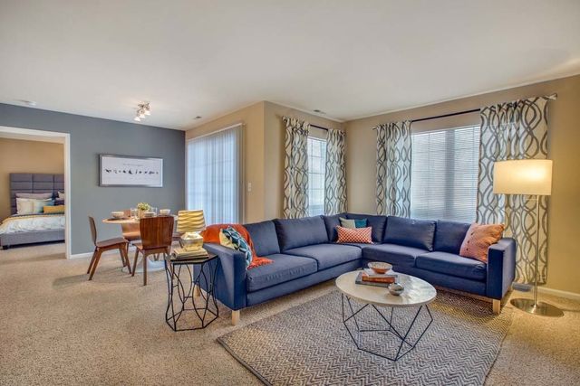 159 MacArthur Drive 3923, Willowbrook, IL 60527