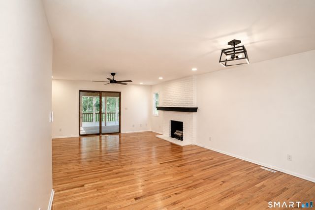 126 Hunters Creek 126, Shelton, CT 06484