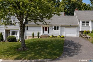 126 Hunters Creek 126, Shelton, CT 06484