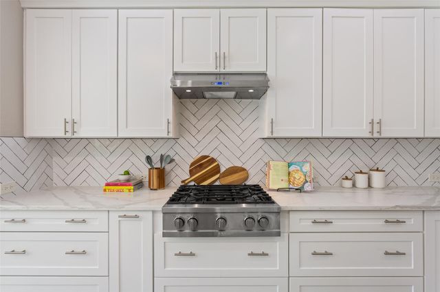 16601 Malaga Hills DR, Round Rock, TX 78681