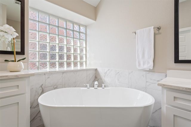 16601 Malaga Hills DR, Round Rock, TX 78681