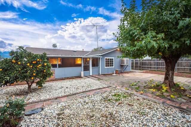 3440 Francis Dr, Loomis, CA 95650