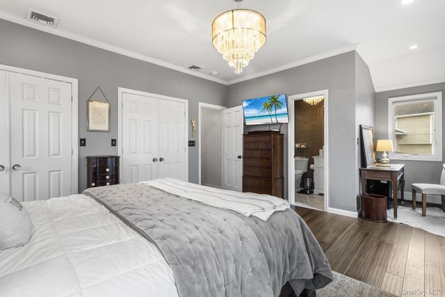 44 Colony Lane, Syosset, NY 11791