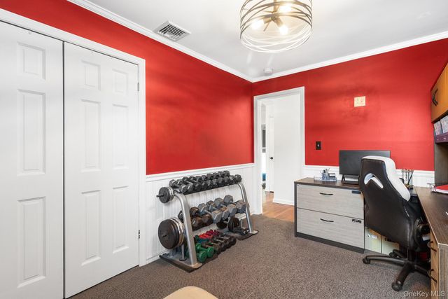 44 Colony Lane, Syosset, NY 11791