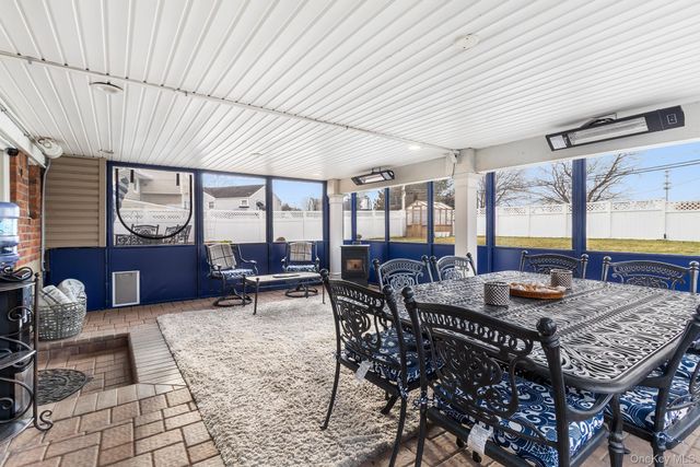 44 Colony Lane, Syosset, NY 11791