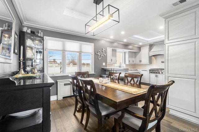 44 Colony Lane, Syosset, NY 11791