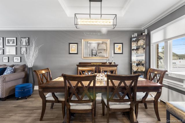 44 Colony Lane, Syosset, NY 11791