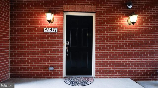 42577 SUNSET RIDGE SQ, Ashburn, VA 20148