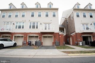 42577 SUNSET RIDGE SQ, Ashburn, VA 20148
