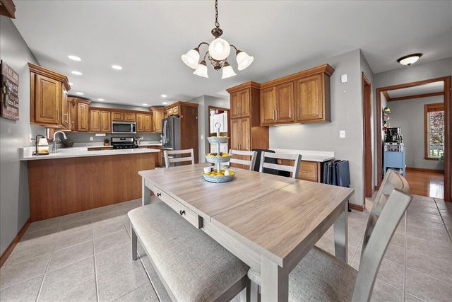 99 Stone Creek Drive, Valparaiso, IN 46383