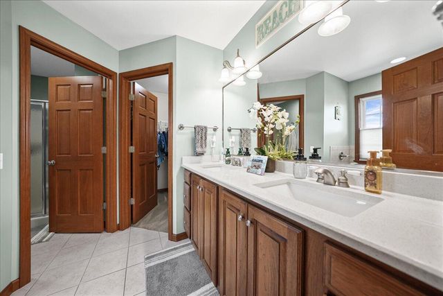 99 Stone Creek Drive, Valparaiso, IN 46383