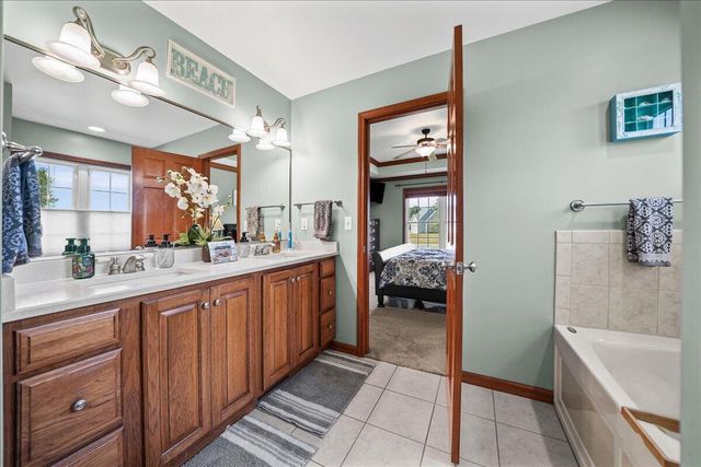 99 Stone Creek Drive, Valparaiso, IN 46383