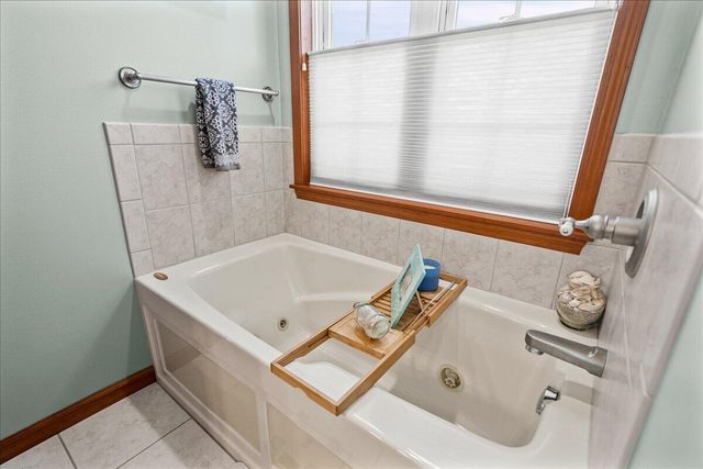 99 Stone Creek Drive, Valparaiso, IN 46383
