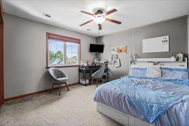 99 Stone Creek Drive, Valparaiso, IN 46383
