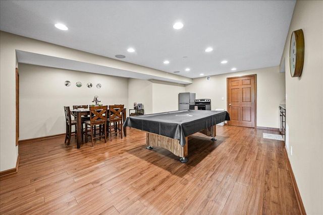 99 Stone Creek Drive, Valparaiso, IN 46383