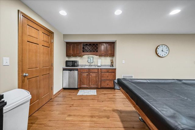 99 Stone Creek Drive, Valparaiso, IN 46383