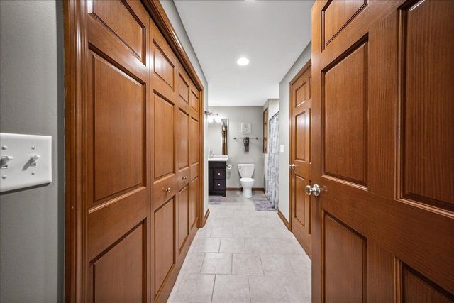 99 Stone Creek Drive, Valparaiso, IN 46383