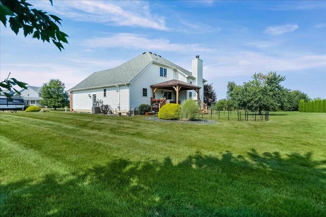 99 Stone Creek Drive, Valparaiso, IN 46383