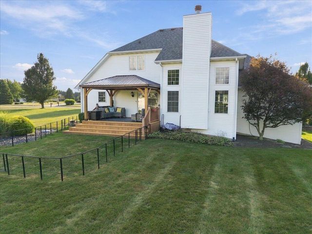99 Stone Creek Drive, Valparaiso, IN 46383