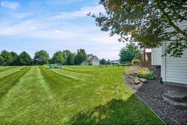 99 Stone Creek Drive, Valparaiso, IN 46383