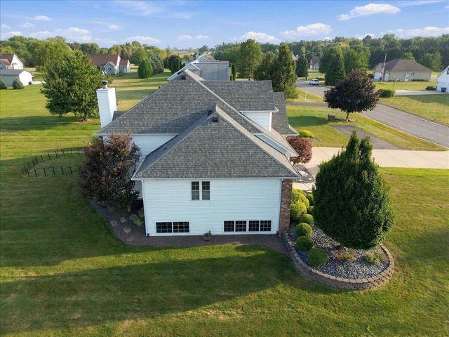 99 Stone Creek Drive, Valparaiso, IN 46383