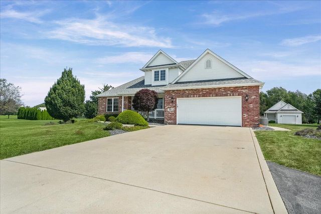 99 Stone Creek Drive, Valparaiso, IN 46383