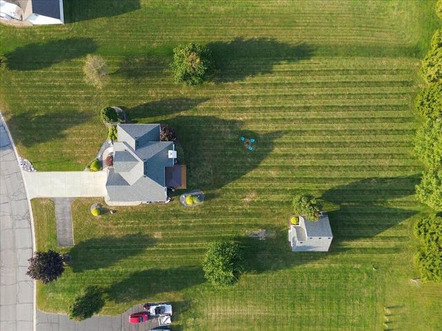 99 Stone Creek Drive, Valparaiso, IN 46383