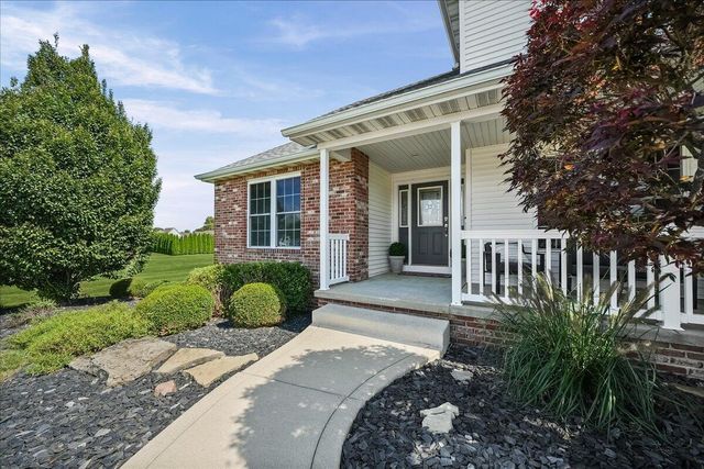 99 Stone Creek Drive, Valparaiso, IN 46383