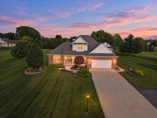 99 Stone Creek Drive, Valparaiso, IN 46383