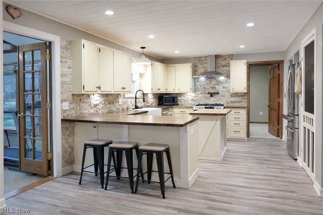 5802 Russia Road, South Amherst, OH 44001