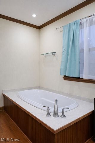 5802 Russia Road, South Amherst, OH 44001