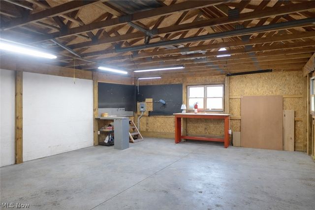 5802 Russia Road, South Amherst, OH 44001