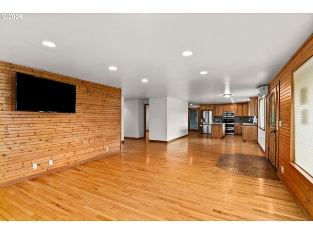 7470 MAPLE CREEK Rd, Westlake, OR 97493