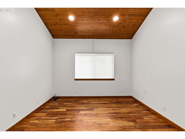 7470 MAPLE CREEK Rd, Westlake, OR 97493