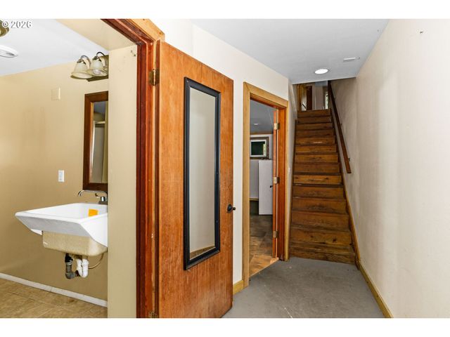 7470 MAPLE CREEK Rd, Westlake, OR 97493