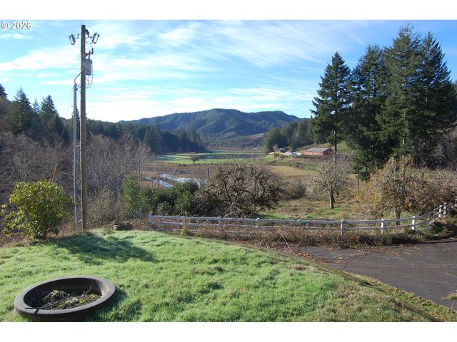 7470 MAPLE CREEK Rd, Westlake, OR 97493