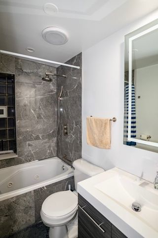 2711 N MARMORA Avenue, Chicago, IL 60639