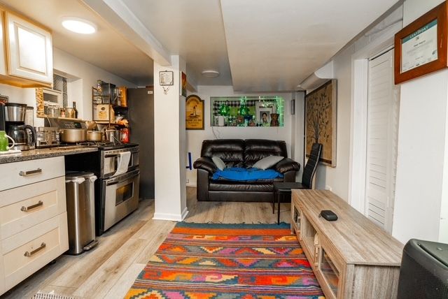 2711 N MARMORA Avenue, Chicago, IL 60639