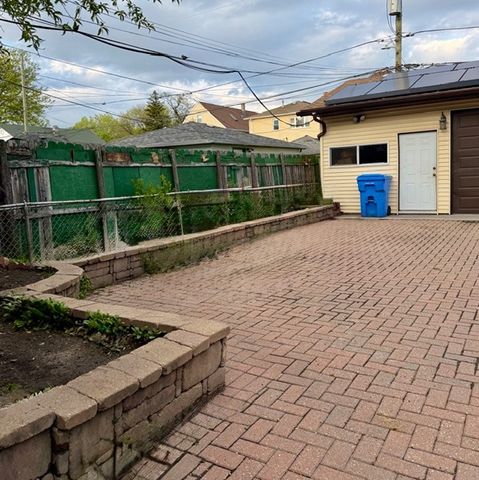 2711 N MARMORA Avenue, Chicago, IL 60639