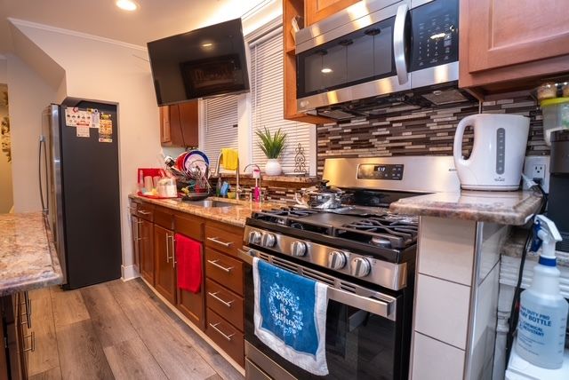 2711 N MARMORA Avenue, Chicago, IL 60639