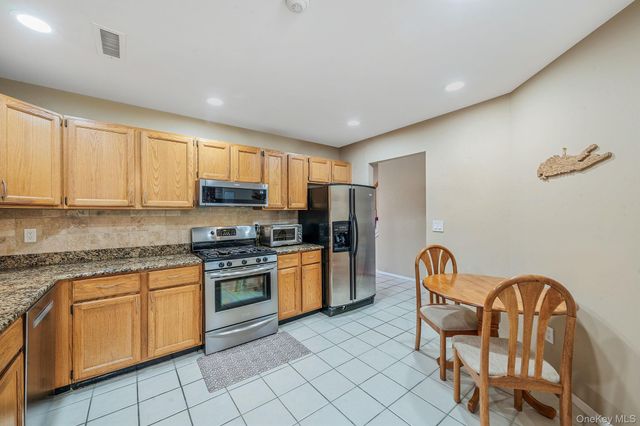 1405 Sara Circle, Port Jefferson, NY 11776