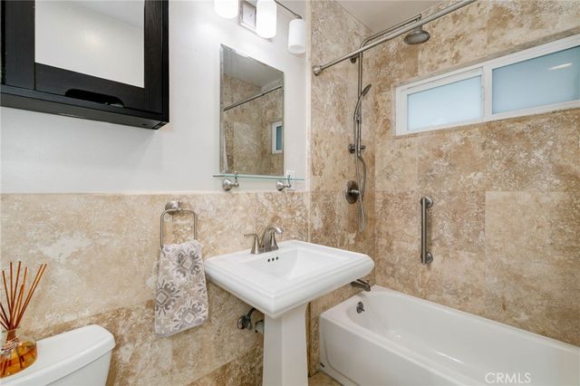 307 11th, Azusa, CA 91702