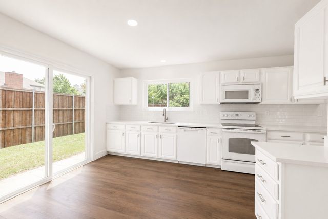 4201 Phoenix, Carrollton, TX 75010