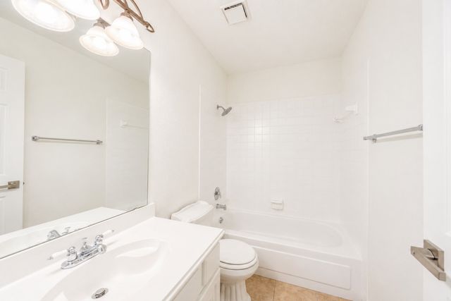 4201 Phoenix, Carrollton, TX 75010