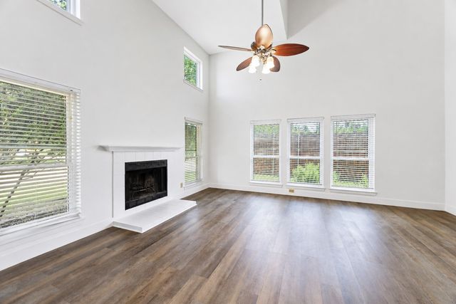 4201 Phoenix, Carrollton, TX 75010