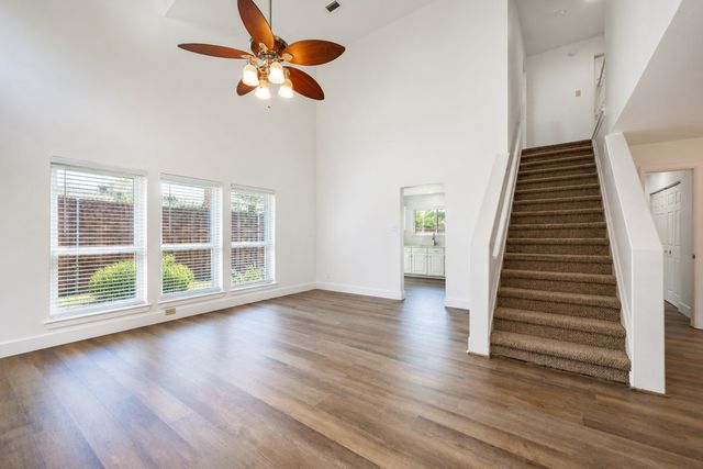 4201 Phoenix, Carrollton, TX 75010