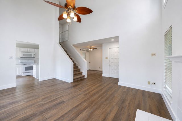 4201 Phoenix, Carrollton, TX 75010