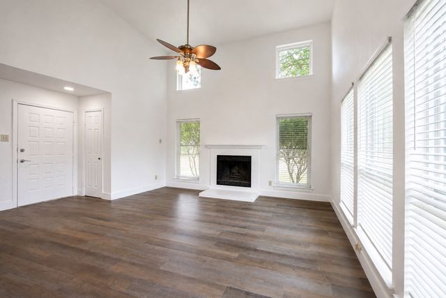 4201 Phoenix, Carrollton, TX 75010